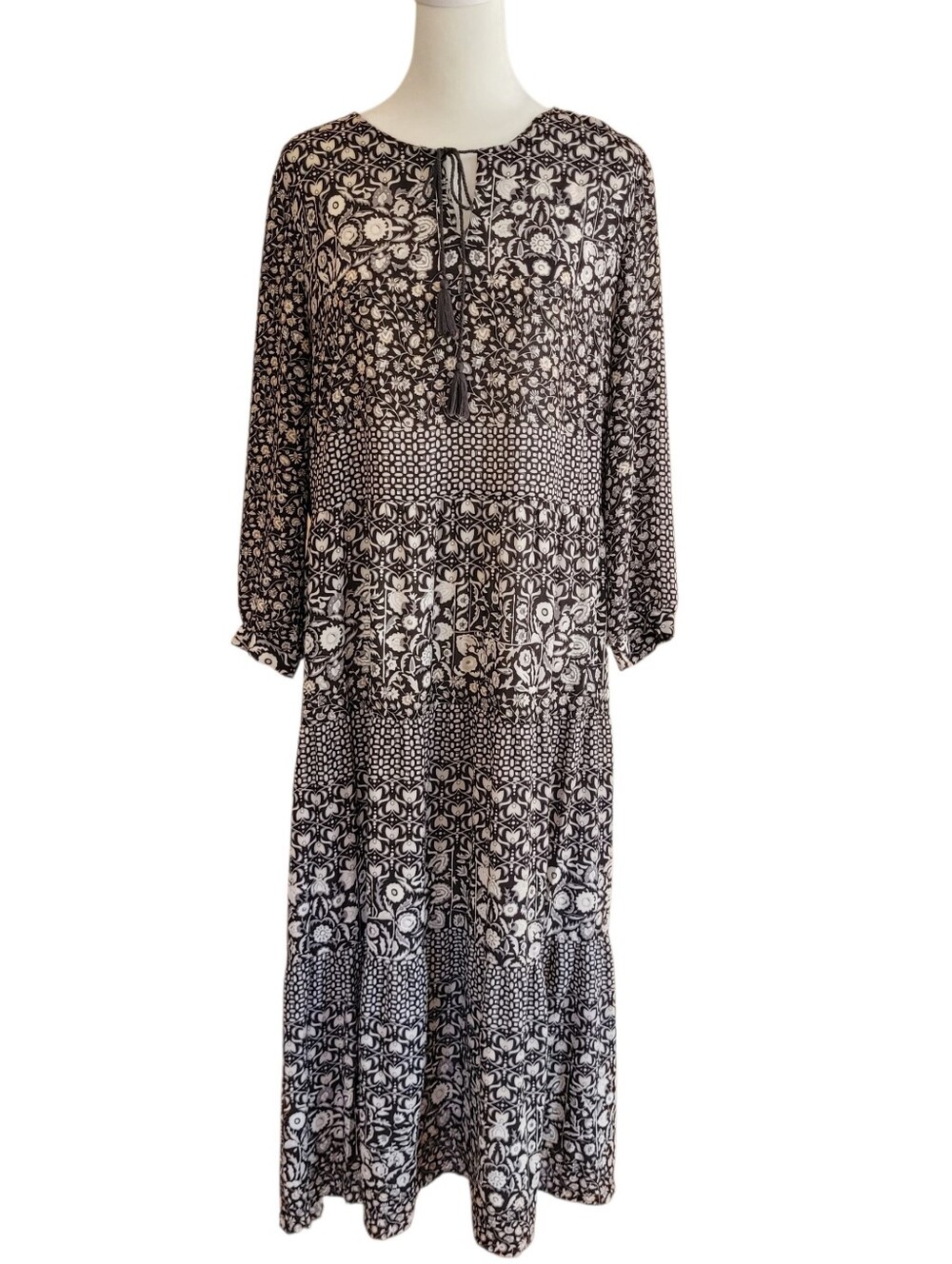 J. McLaughlin Grey Floral Hortense Tiered Midi/Maxi Dress Size M - Picture 2 of 9